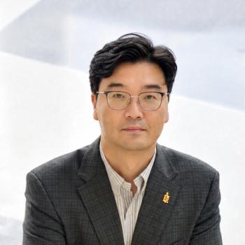 Portrait of Jongwan Eun